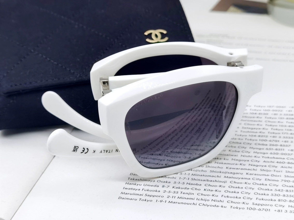 Luxury White Square Sunglasses - Elegant Designer Eyewear for Women