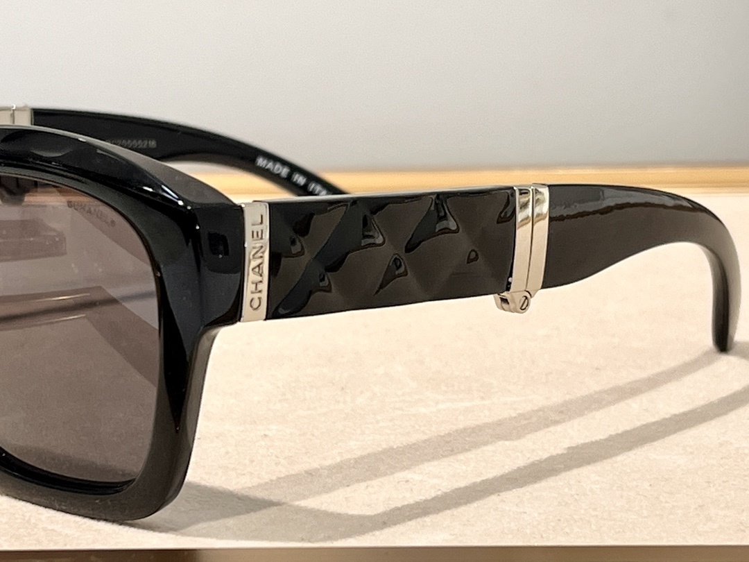 Chanel Black Acetate Square Folding Sunglasses - Polarized Gray