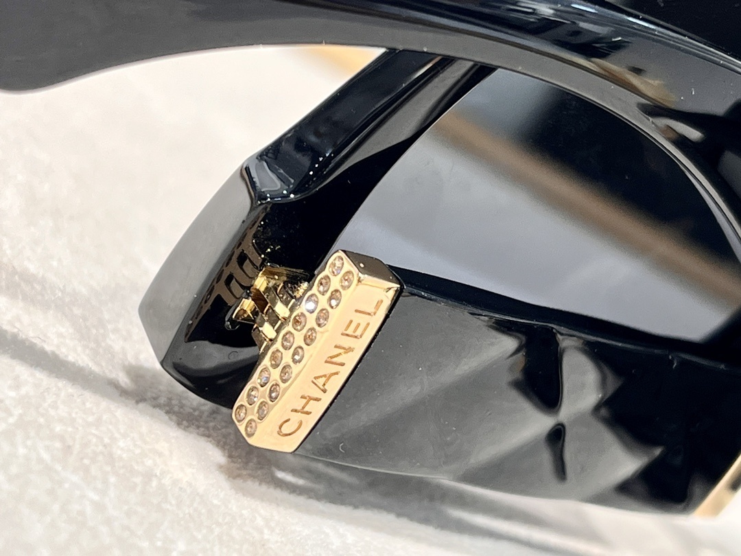 Chanel Foldable Square Sunglasses - Gray Acetate & Gradient Lenses