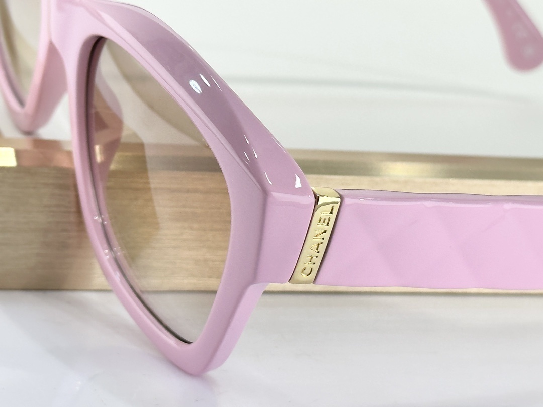 Luxury Chanel Pink Square Sunglasses with Quilted Temples