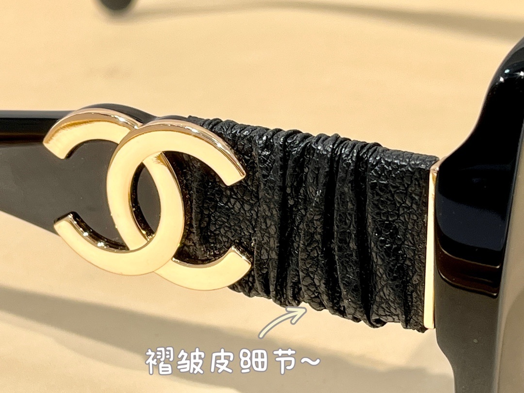 Luxury Oversized Square Sunglasses with Interlocking Logo - Black