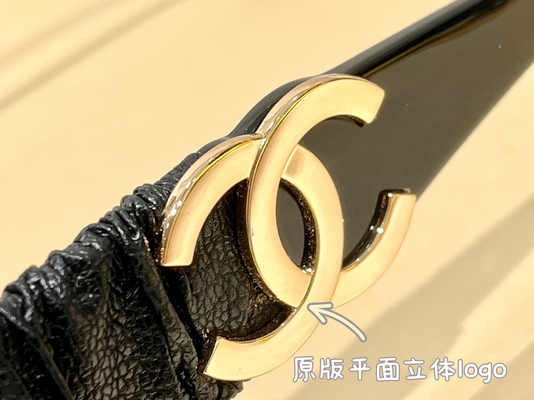 Luxury Oversized Square Sunglasses with Interlocking Logo - Black