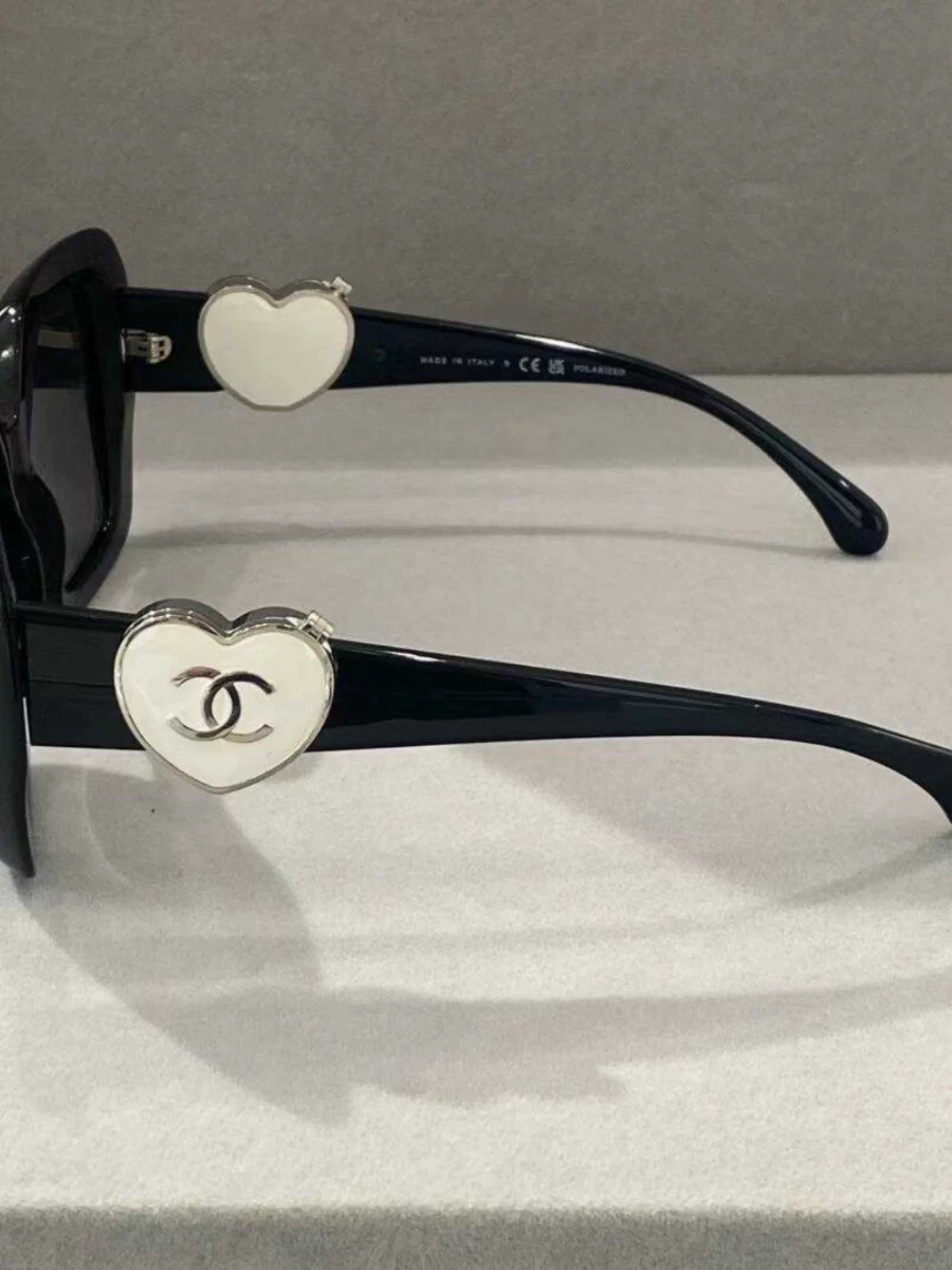 Luxury Women's Oversized Square Sunglasses - CC Heart Detail