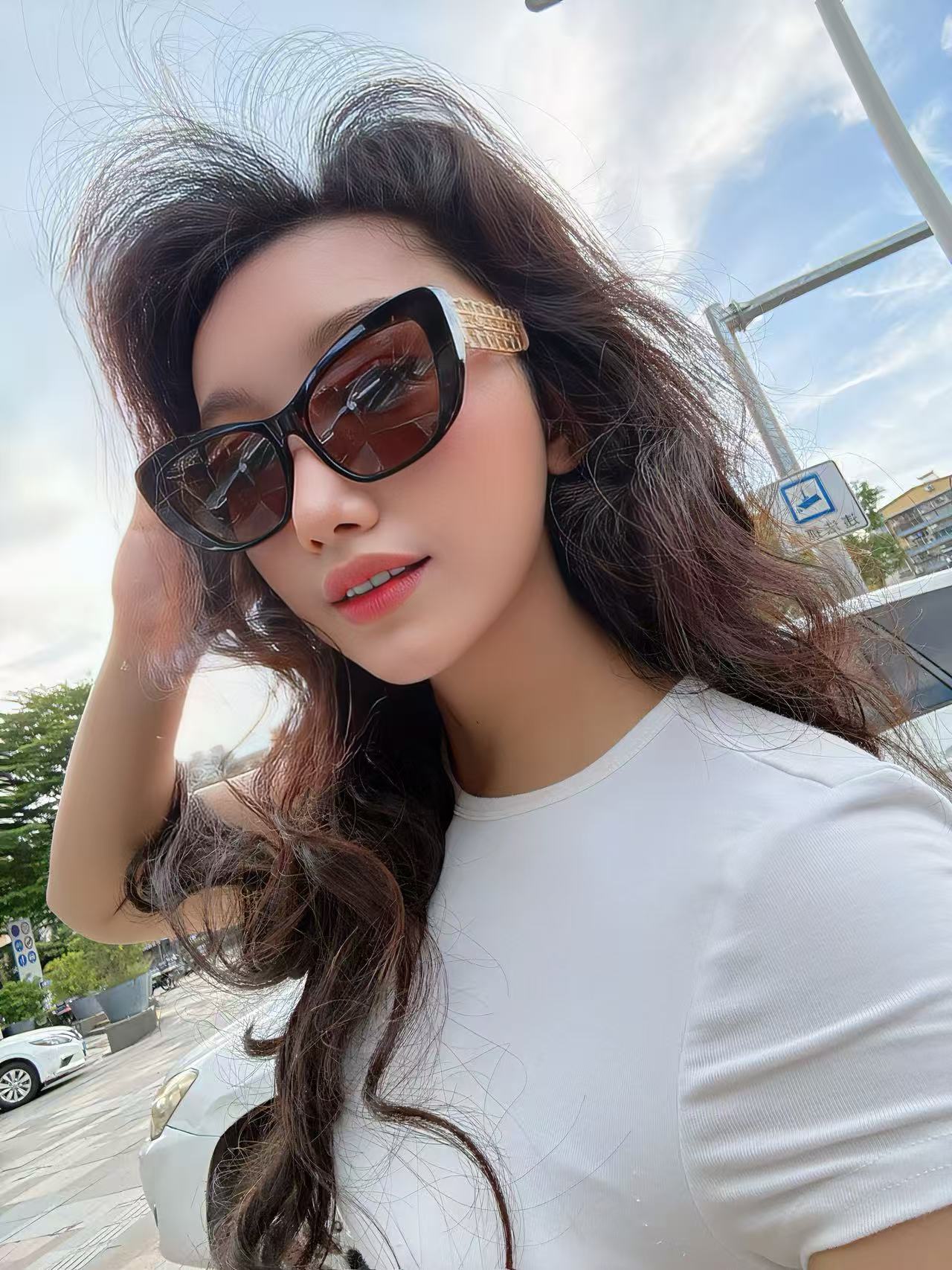 Luxury Chanel Cat Eye Sunglasses with Gold Lattice Temples