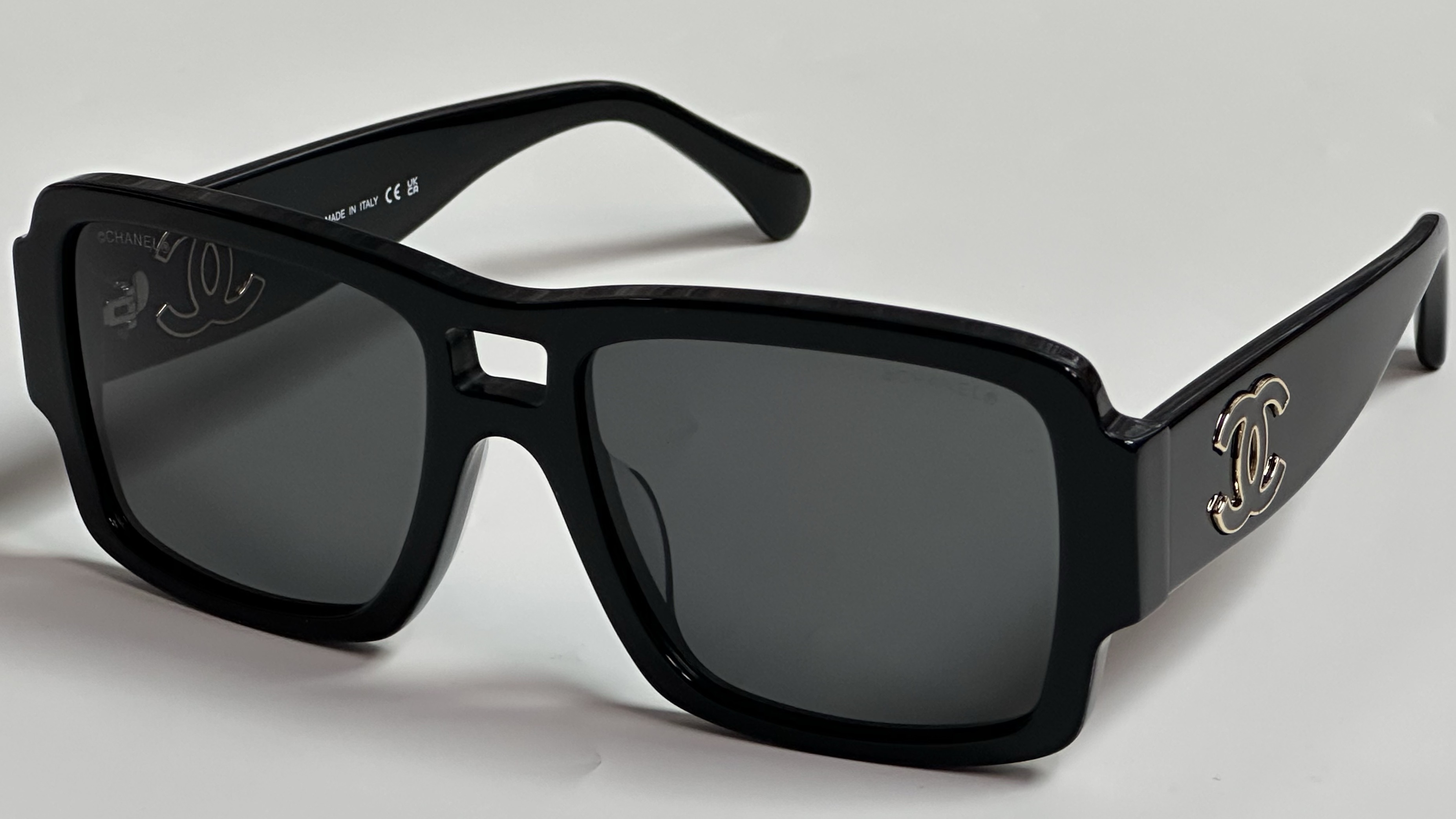 Women's Luxury Square Sunglasses - Black Frame with Red Tinted Lenses