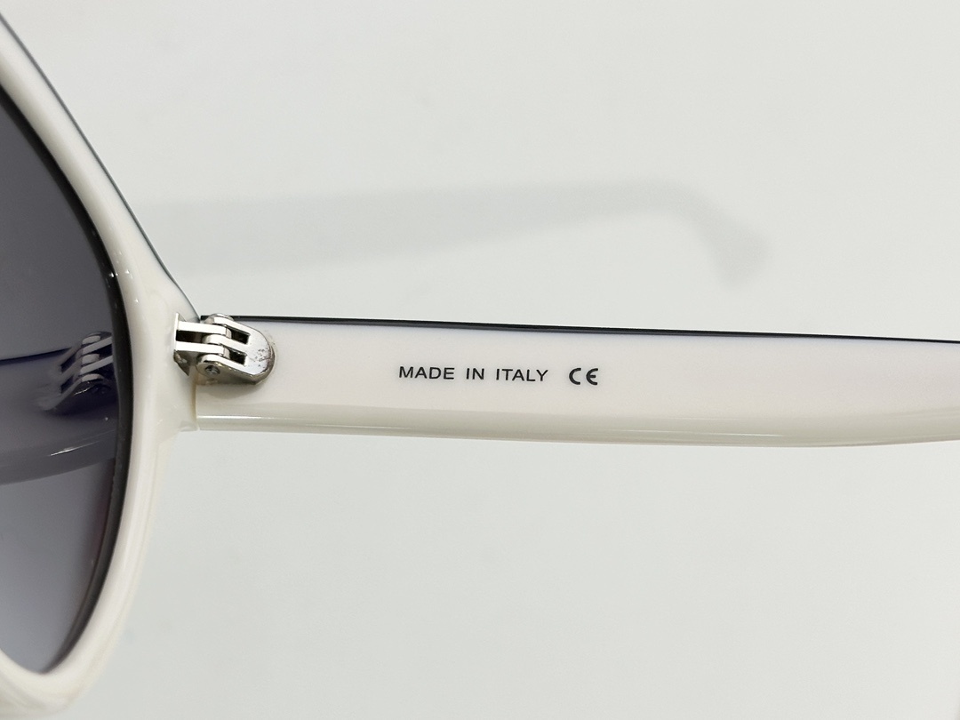 Chanel Luxury Cat Eye Sunglasses White and Black Frame for Women