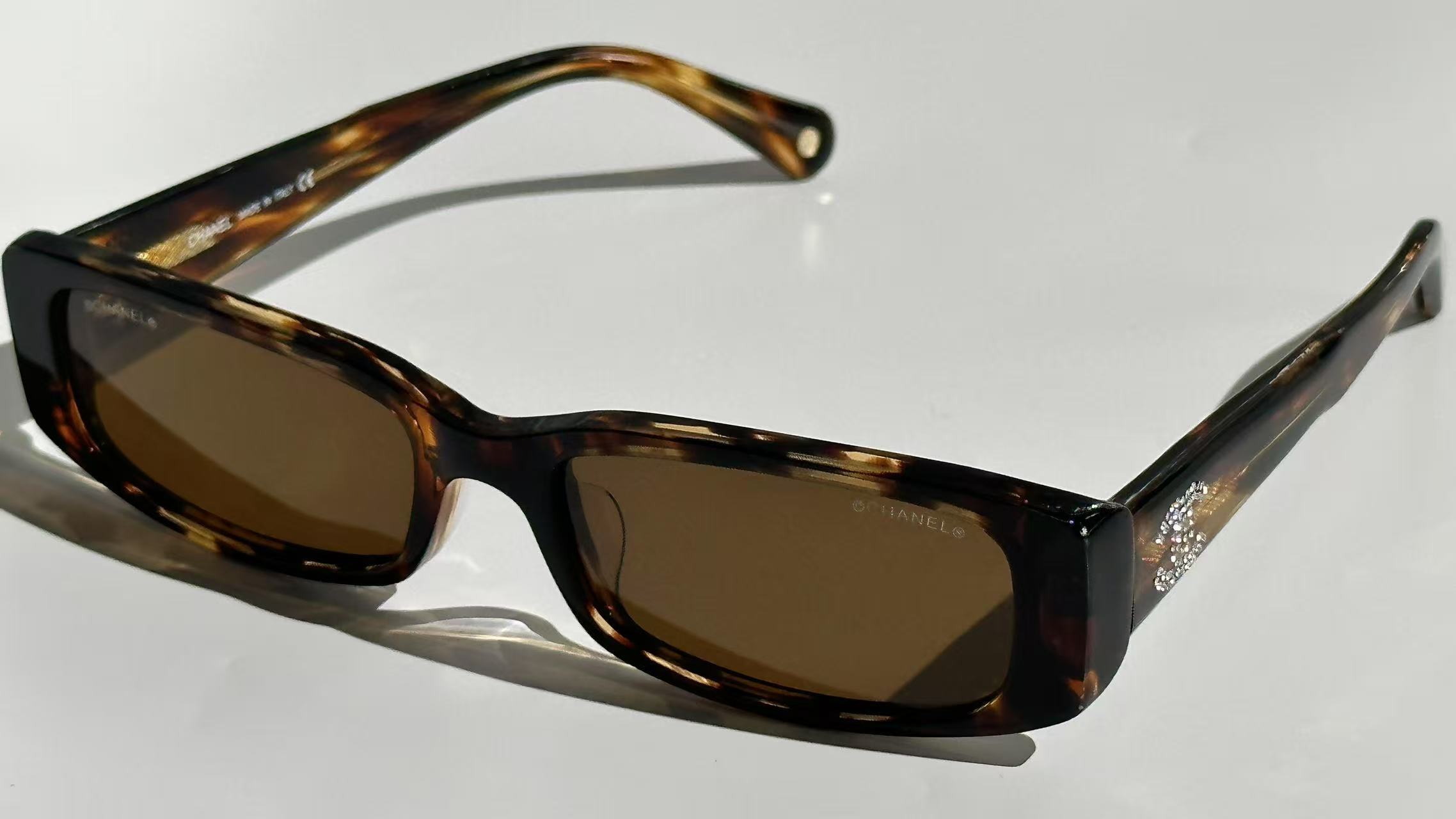 Vintage Rectangular Sunglasses with Crystal CC Logo - Chic Black