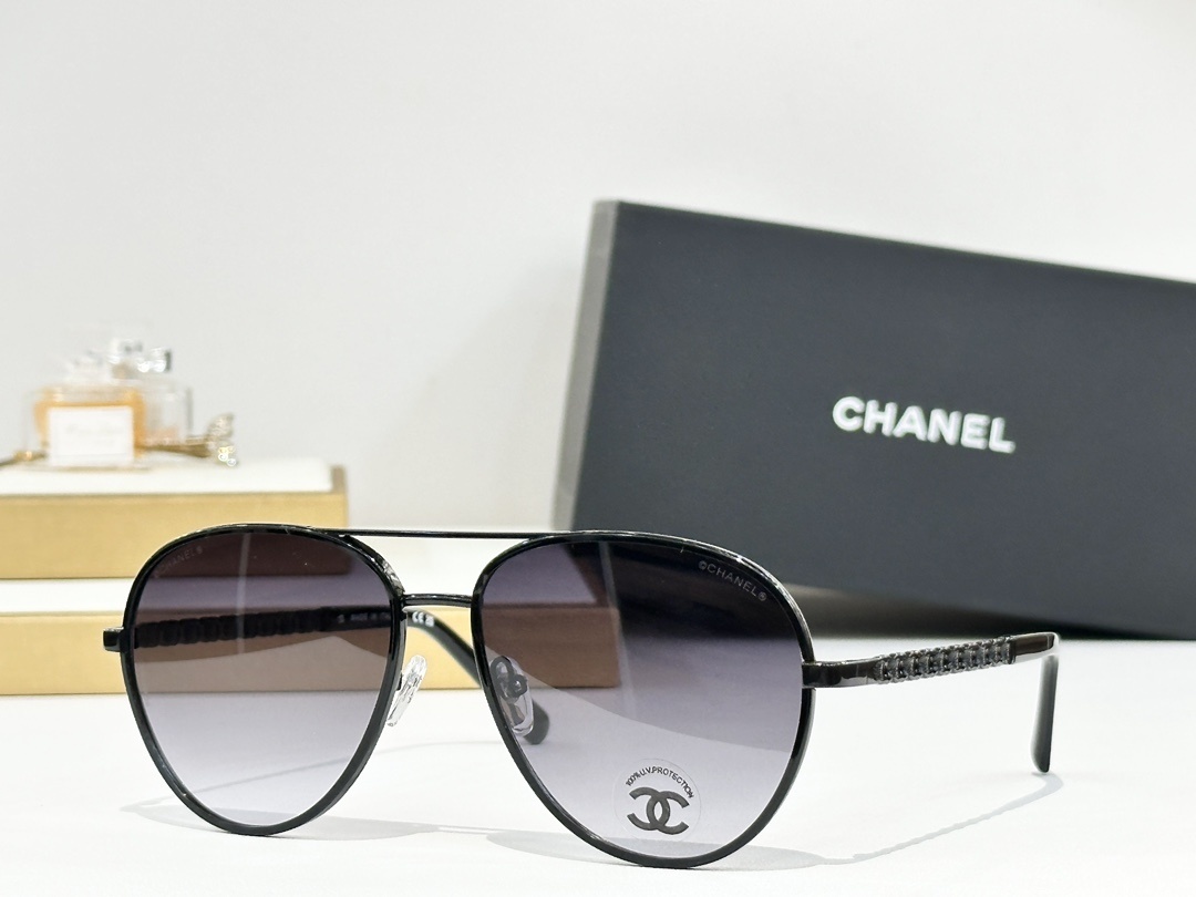 Chanel Aviator Sunglasses: Luxury Pilot Design with Chain Temples
