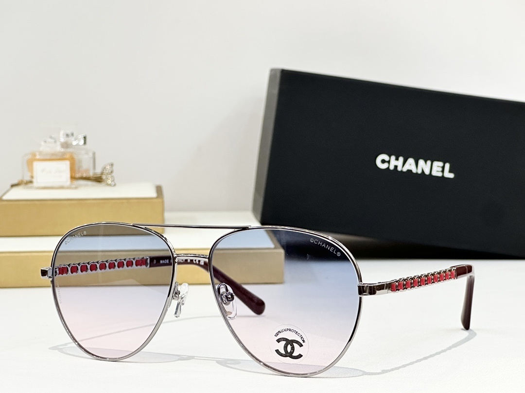 Chanel Aviator Sunglasses: Luxury Pilot Design with Chain Temples