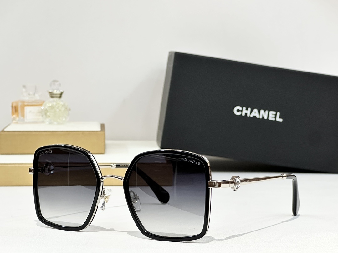 Chanel Luxury Oversized Square Sunglasses – Gradient Lens for Women