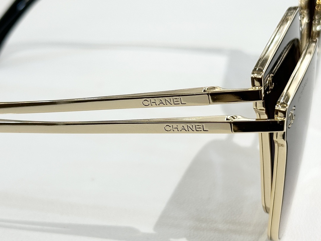 Chanel Luxury Oversized Square Sunglasses - Elegant Women's Eyewear