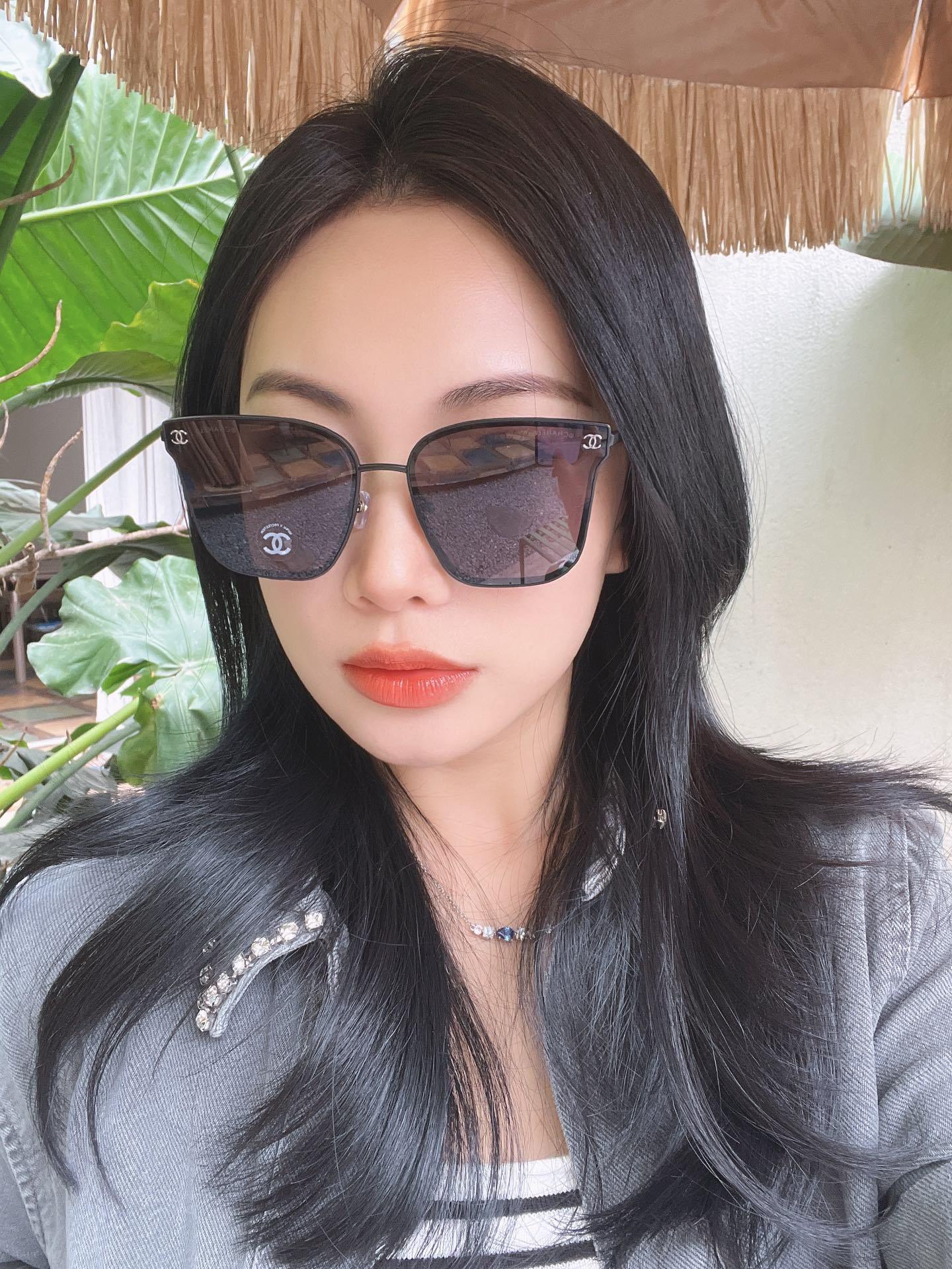 Luxury Oversized Square Sunglasses with Elegant Gradient Lenses