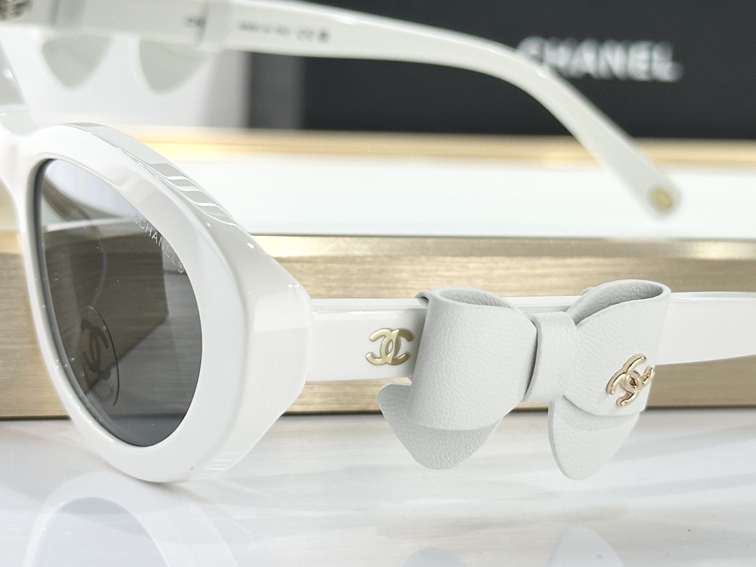 Chanel White Oval Sunglasses with Bow Detail & Gold CC Logo