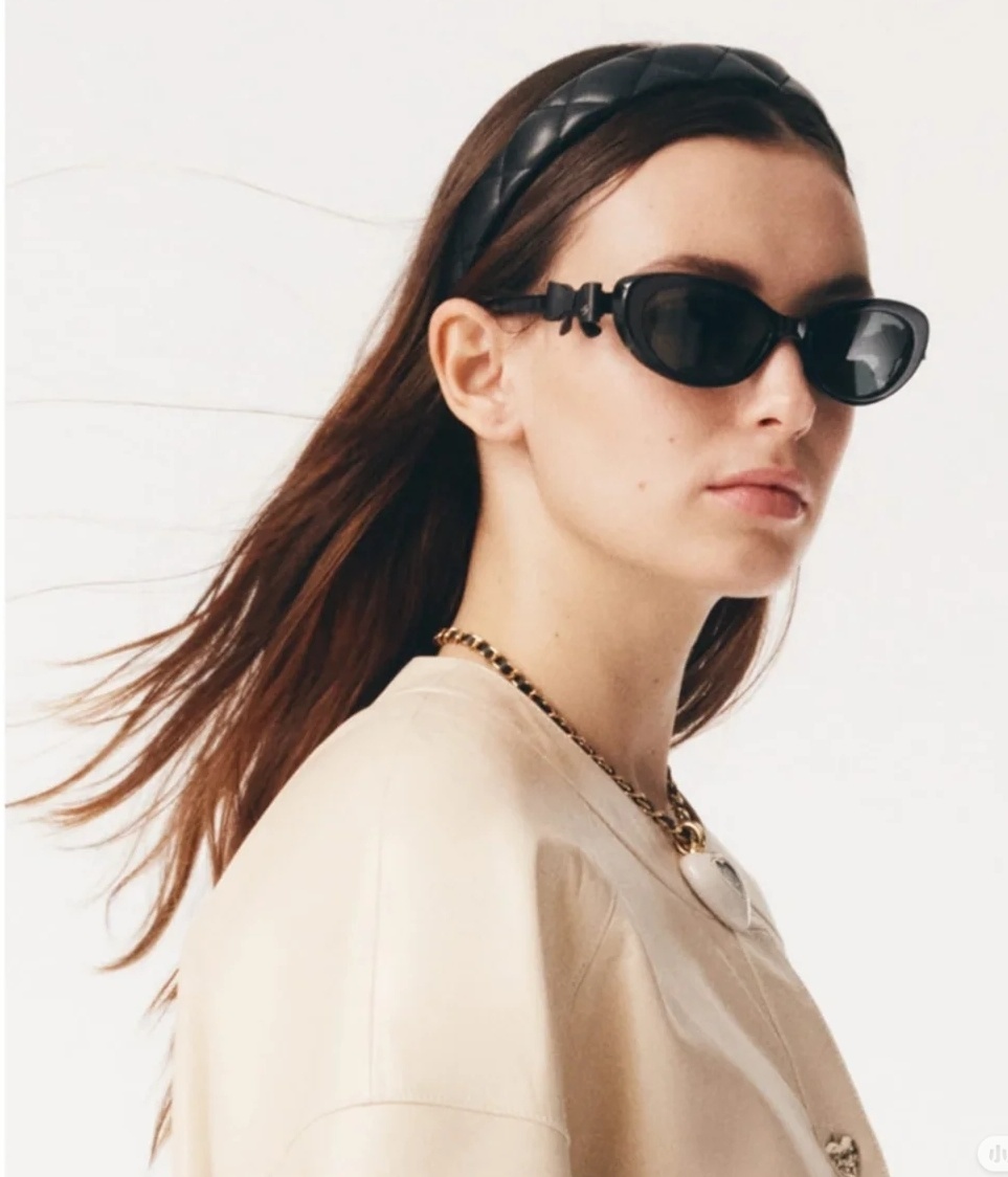 Vintage-Inspired Black Oval Sunglasses - Elegant Women's Eyewear