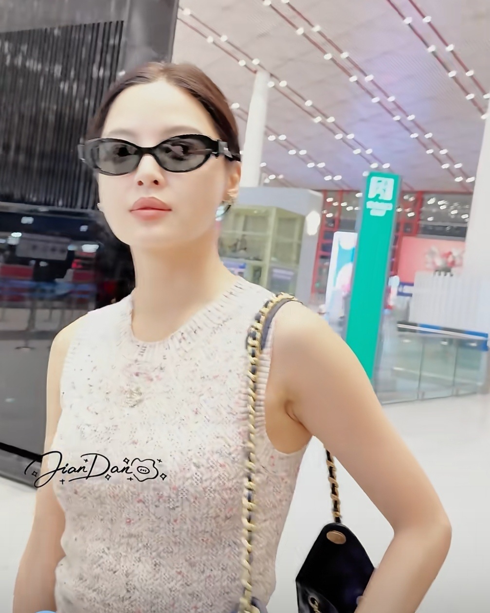 Chic Sleeveless Speckled Knit Tank Top - Elegant Casual Summer Style