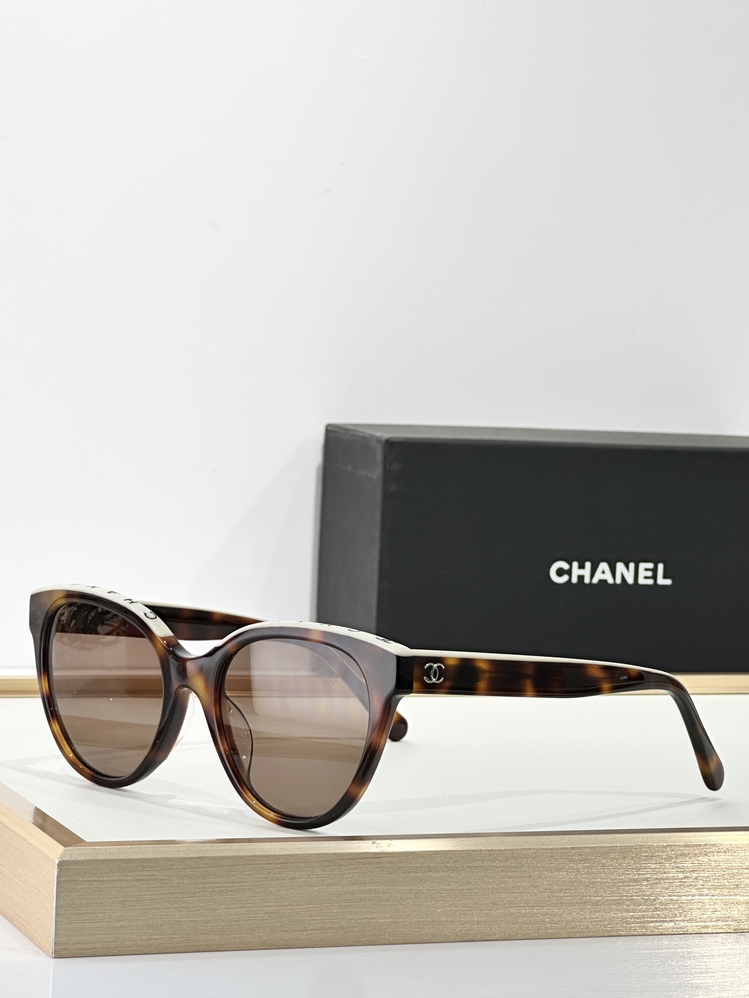 Chanel Luxury Cat Eye Sunglasses for Women – Elegant Designer Eyewear