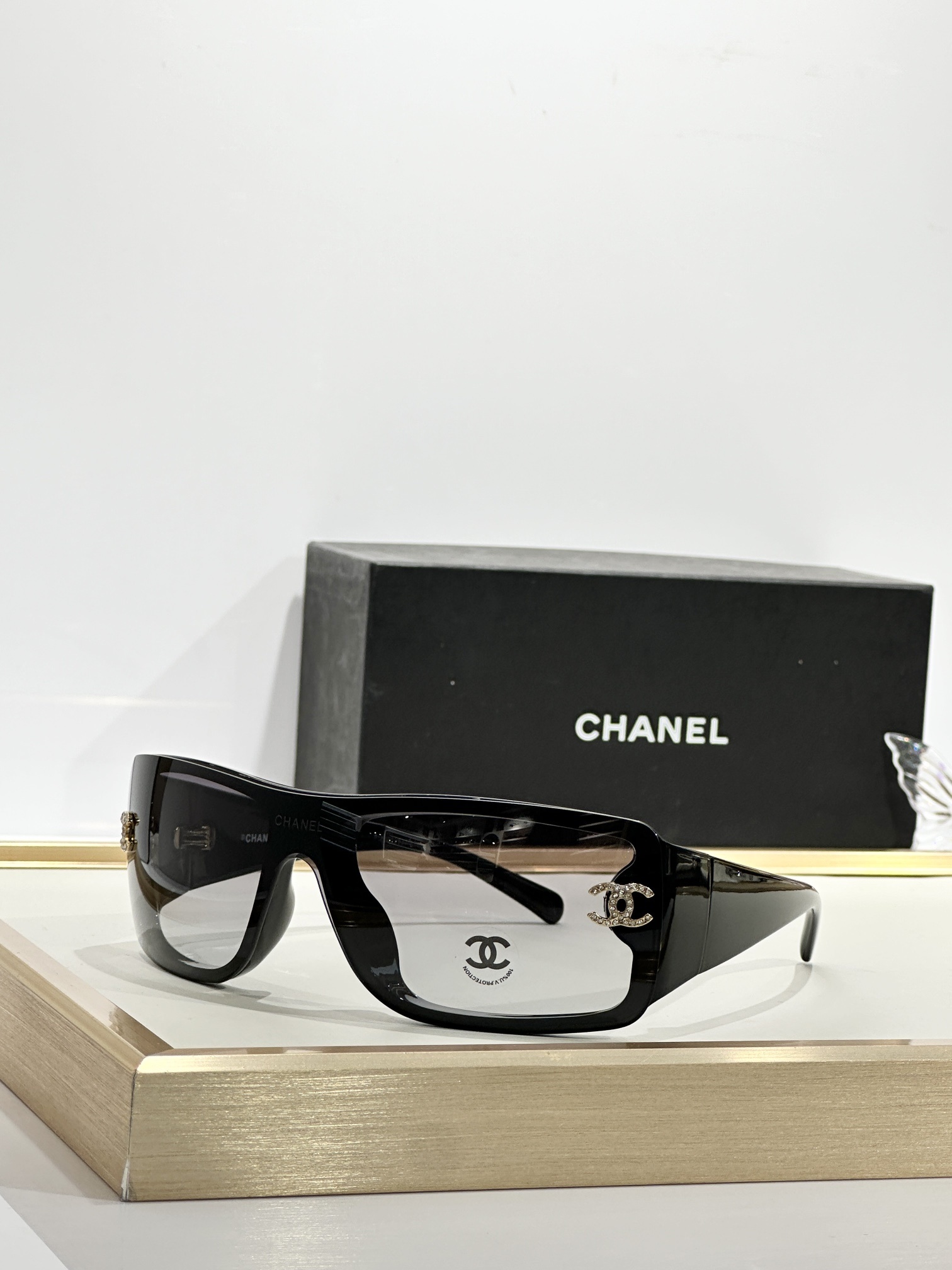 Chanel Shield Sunglasses with Rhinestone CC Logo - Y2K Style