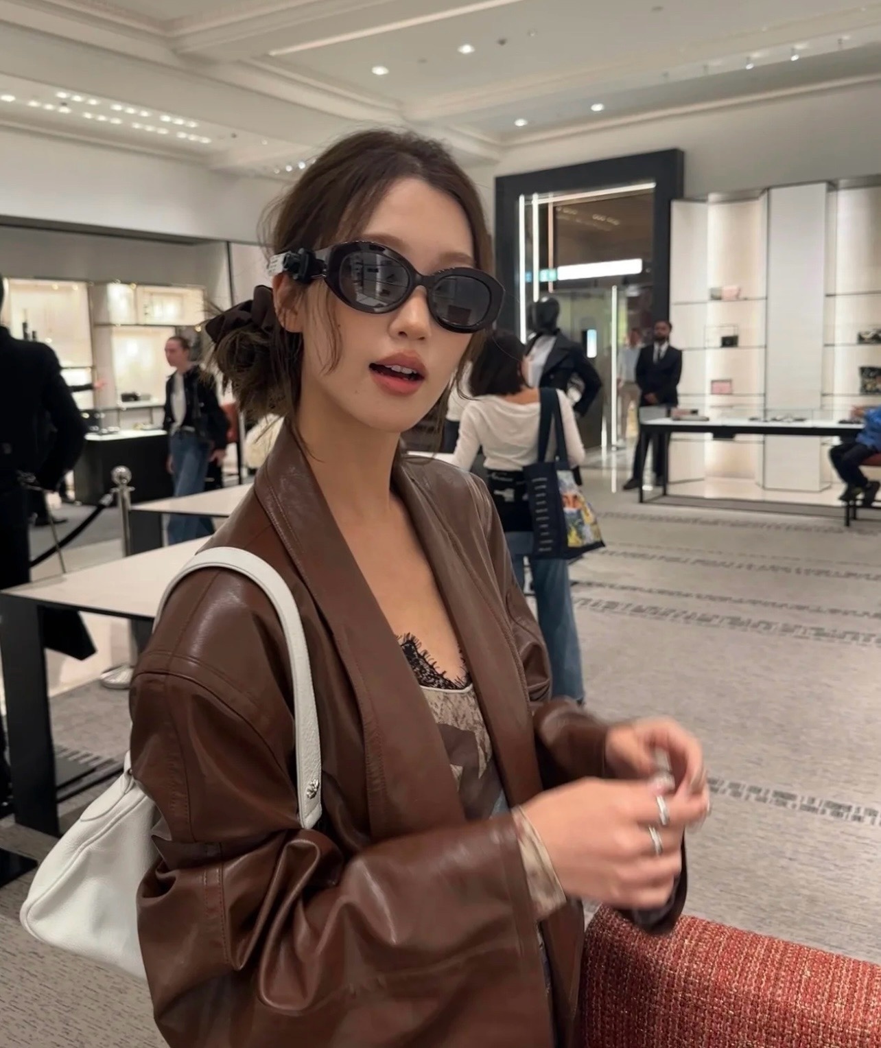 Chic Vintage Oval Sunglasses for Women - Retro Fashion UV400