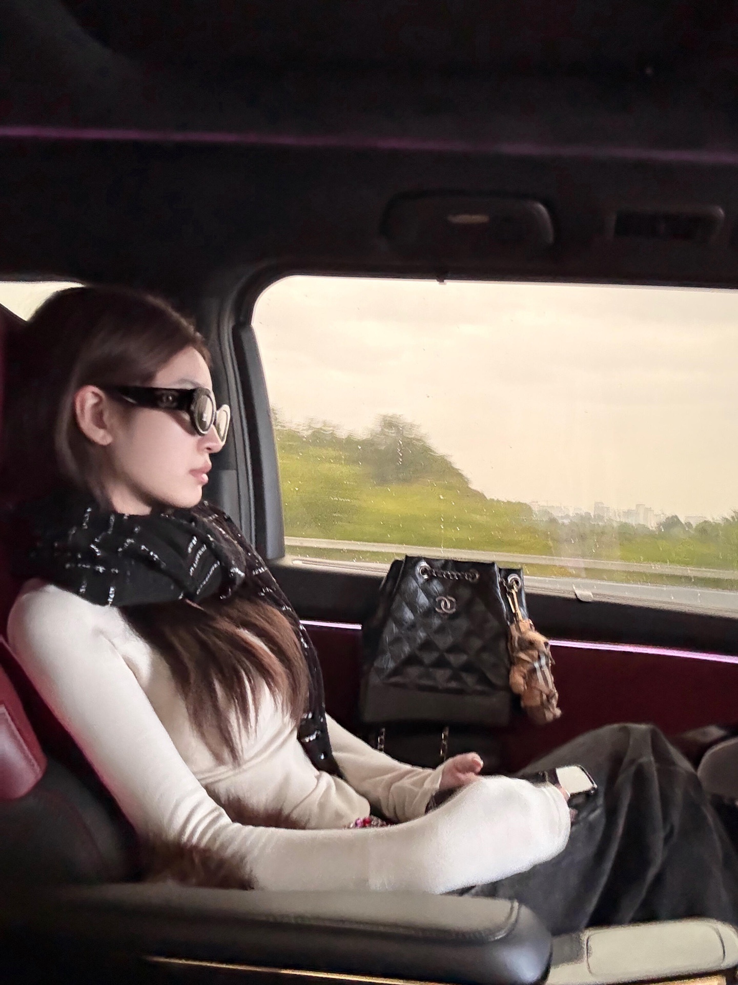 Luxury Vintage Oval Sunglasses for Women - Chic Black Designer Style