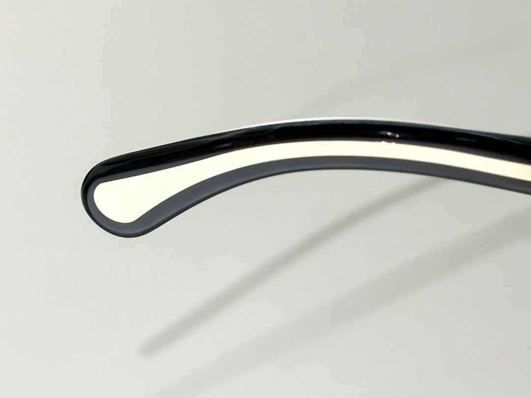 Chanel Luxury Oval Sunglasses - Black & White Vintage Style