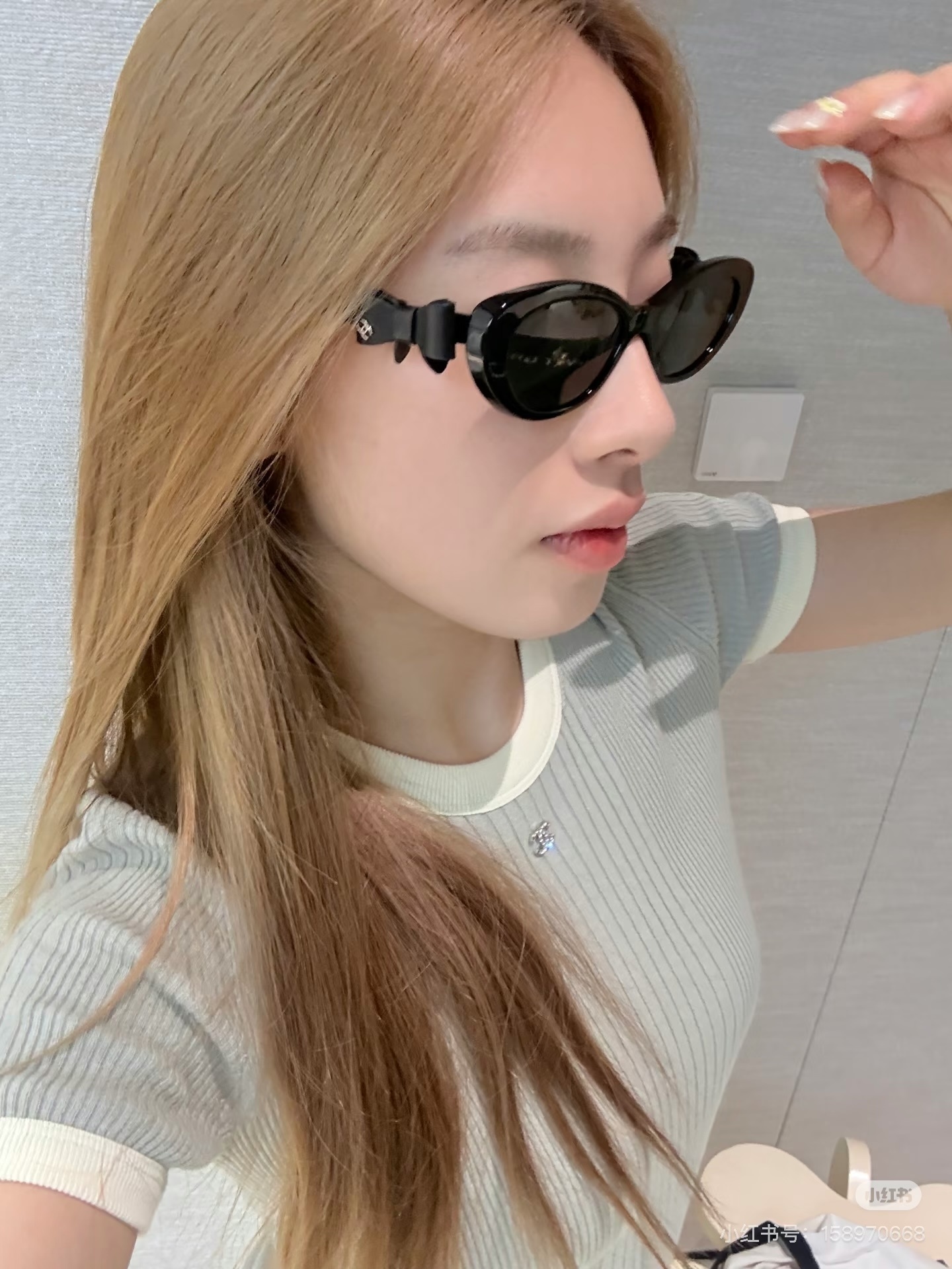 Premium Vintage Oval Sunglasses – Black Chic Eyewear for Women