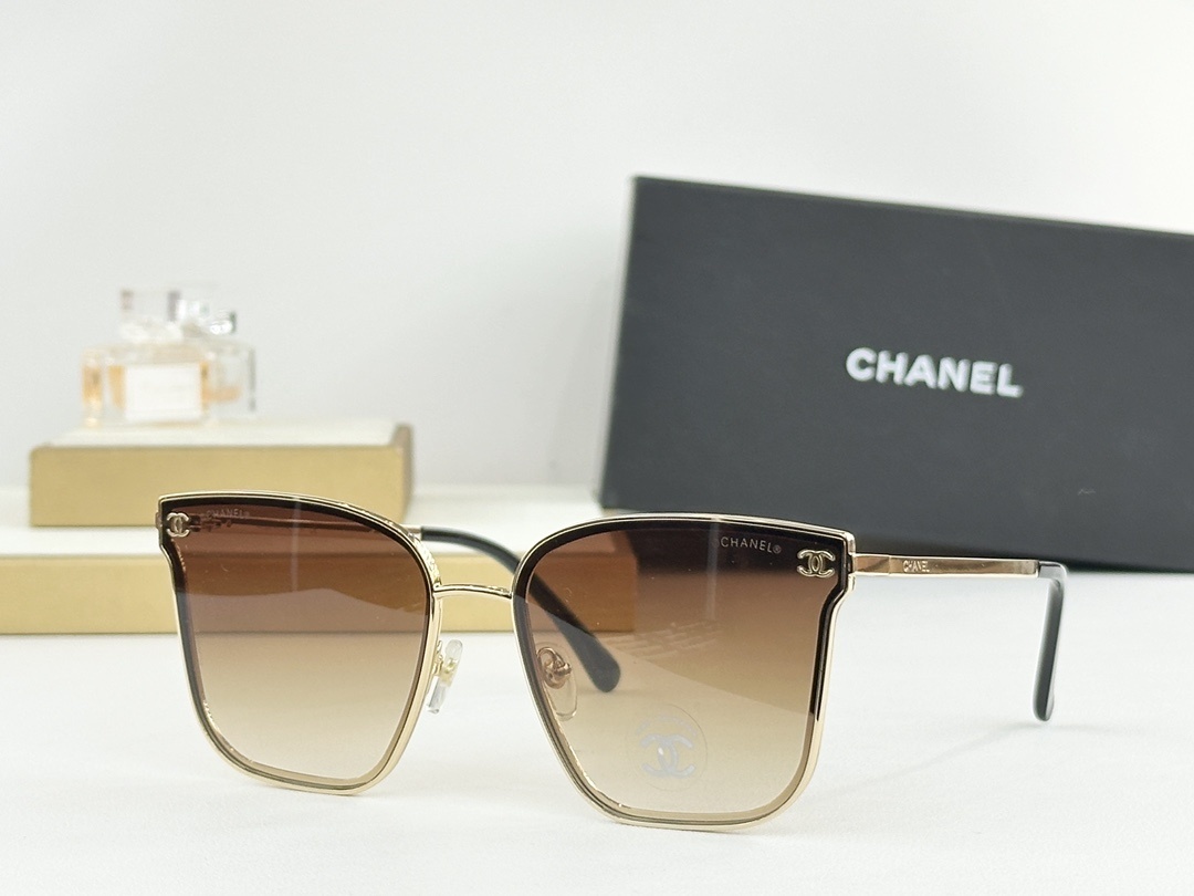 Chanel Elegant Oversized Square Sunglasses – Luxury Metal Frame