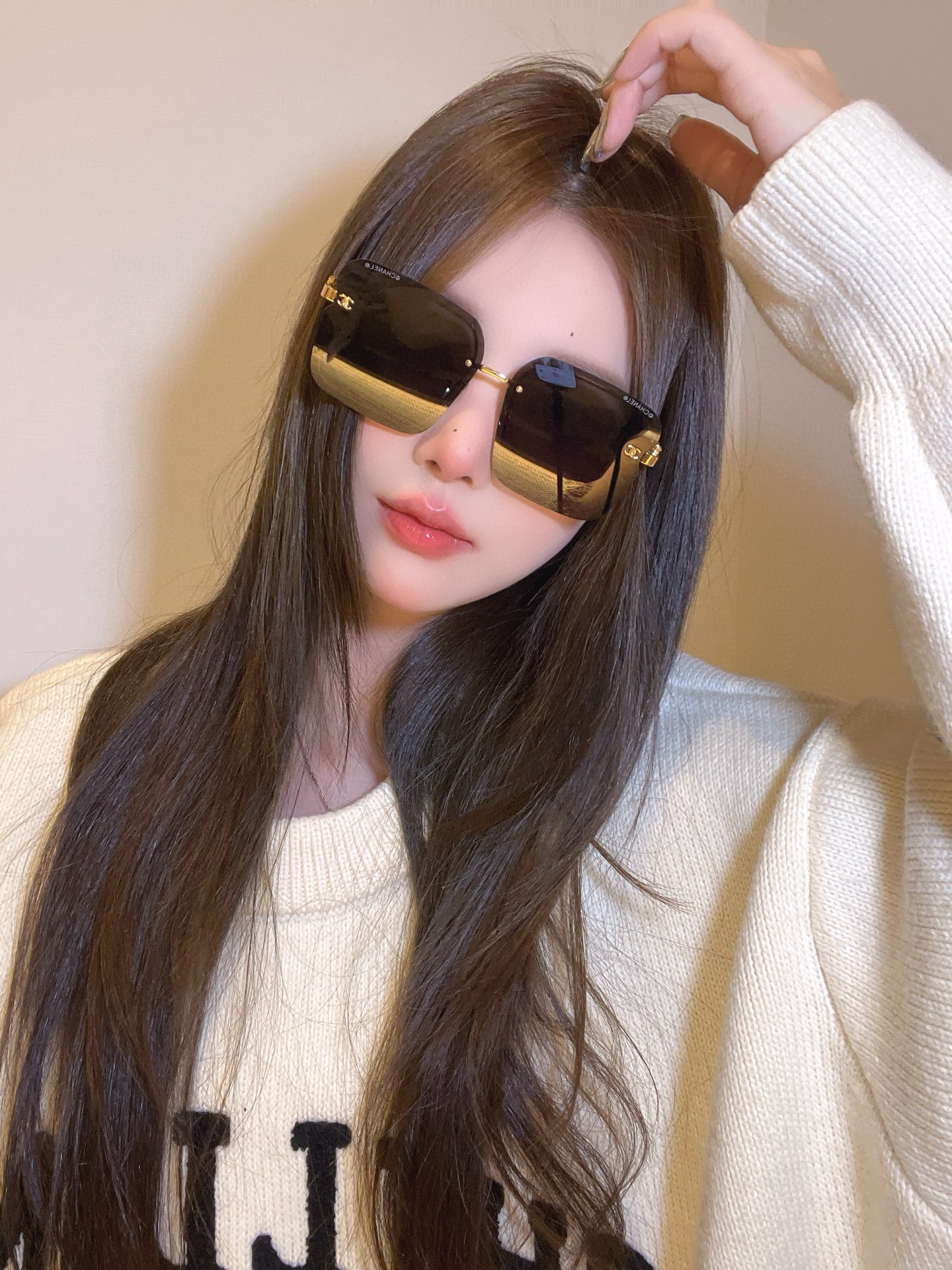 Luxury Women's Oversized Square Gradient Sunglasses - Gold Details