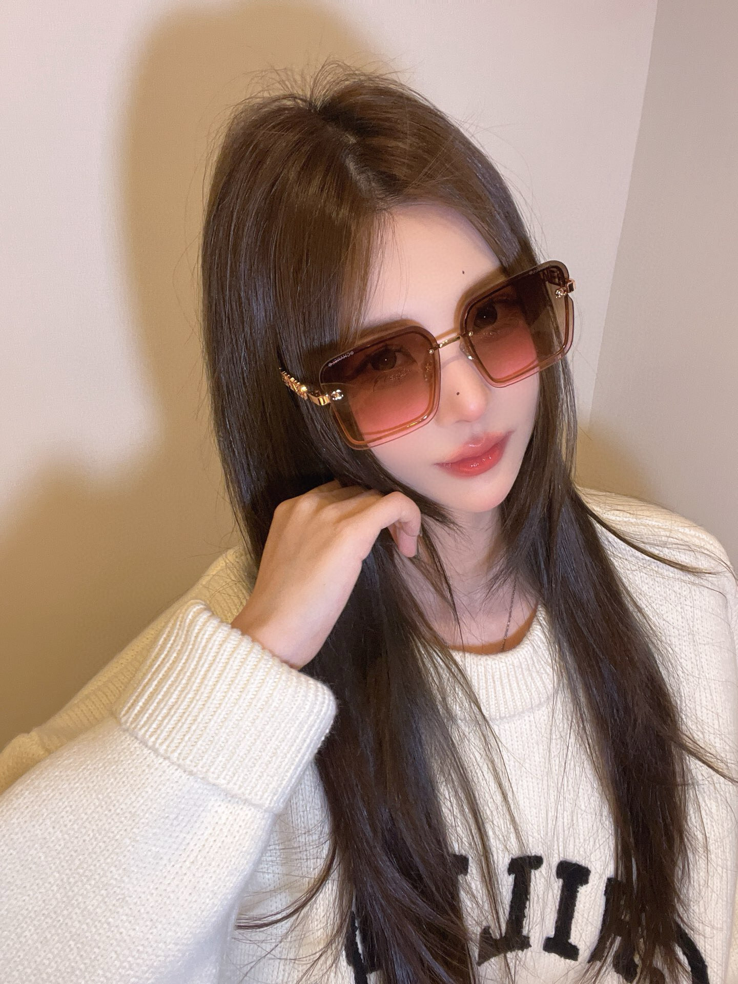 Luxury Women's Oversized Square Gradient Sunglasses - Gold Details