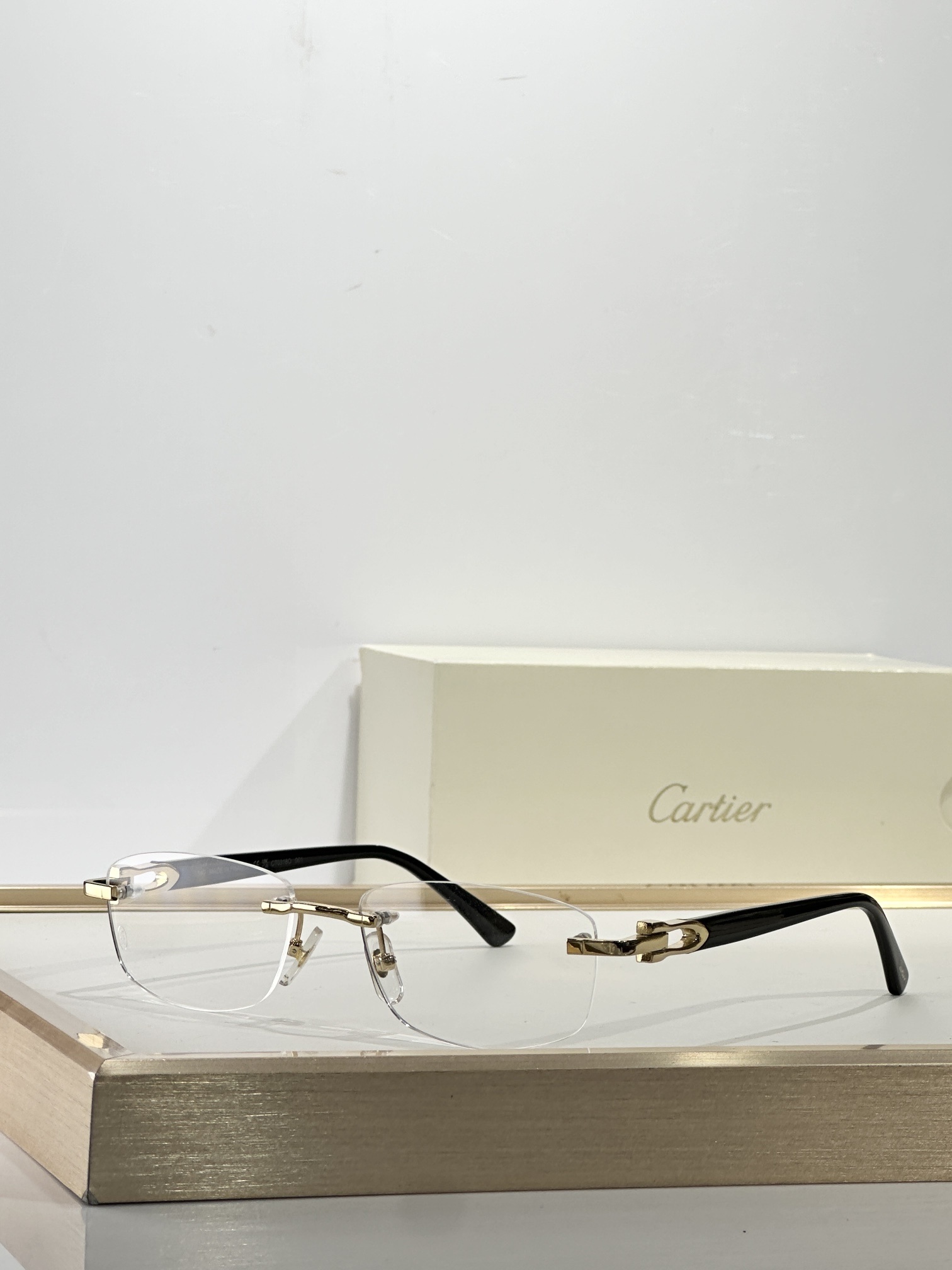Cartier Luxury Rimless Eyeglasses - Elegant C Décor Optical Frames