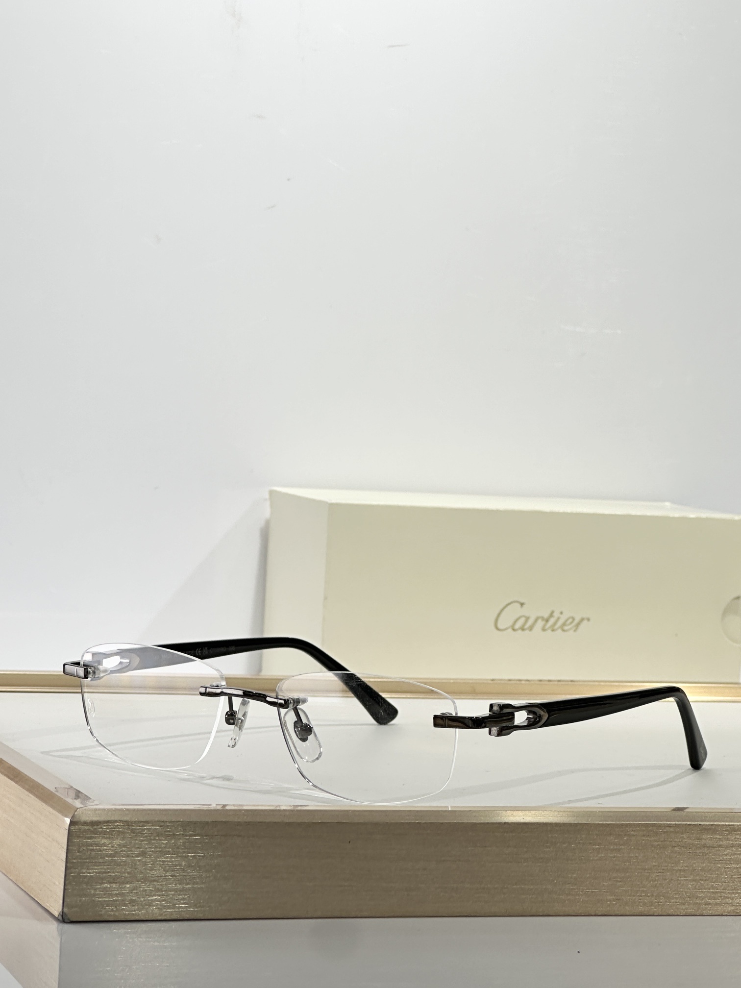 Cartier Luxury Rimless Eyeglasses - Elegant C Décor Optical Frames
