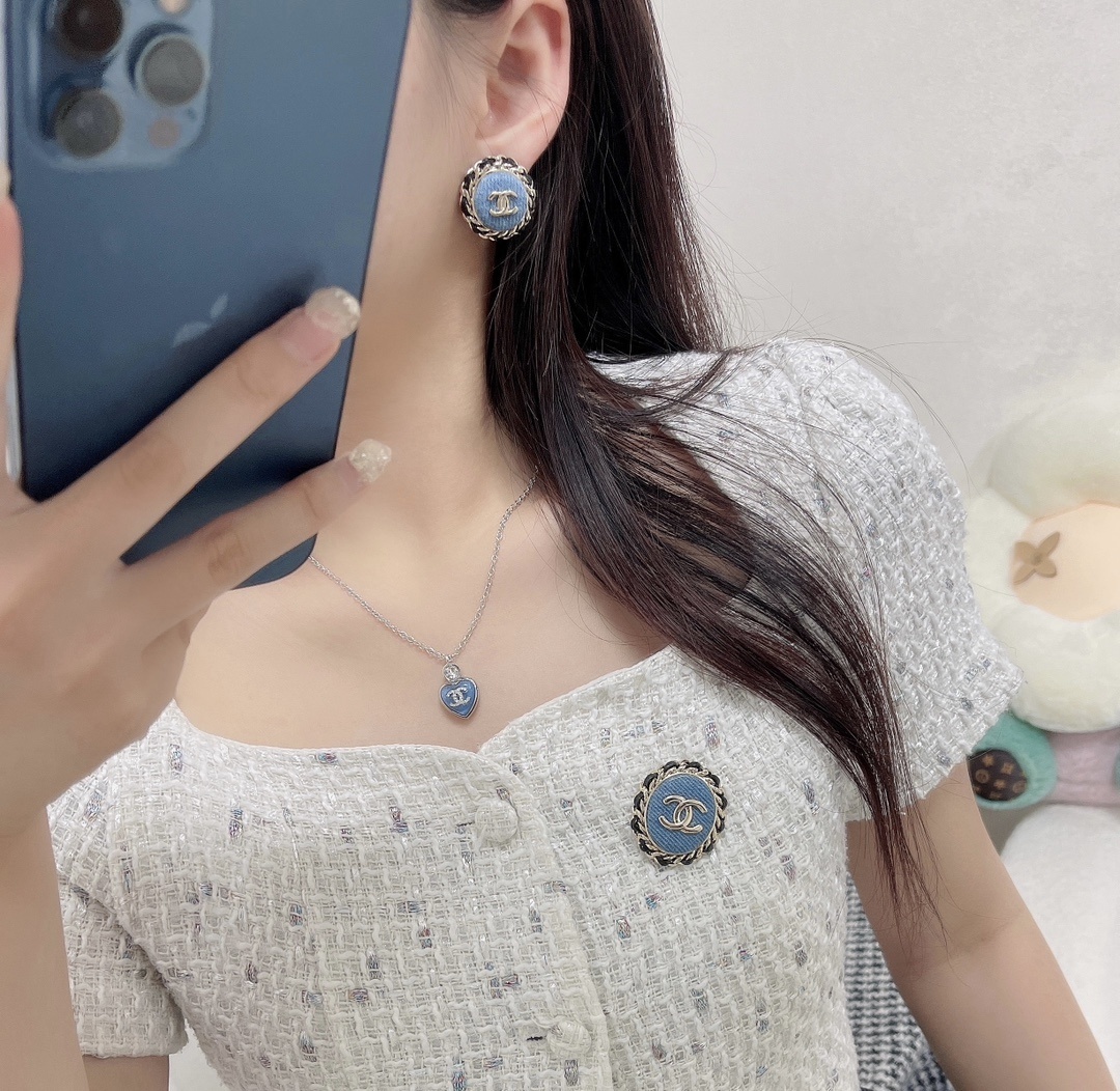 Chanel Denim CC Logo Brooch - Gold Chain & Leather Trim Luxury Pin