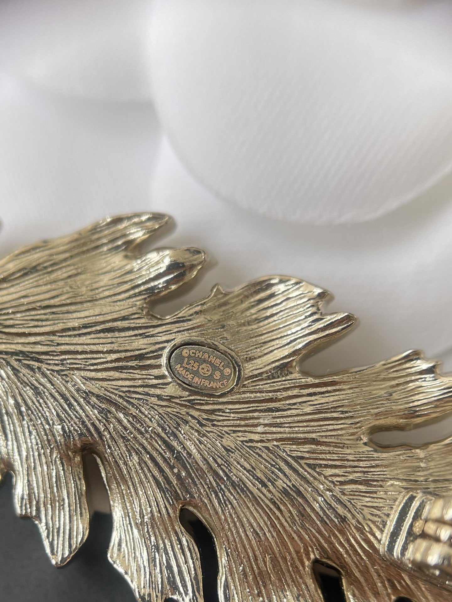 Luxury Crystal Feather Brooch with Interlocking C Logo Charm