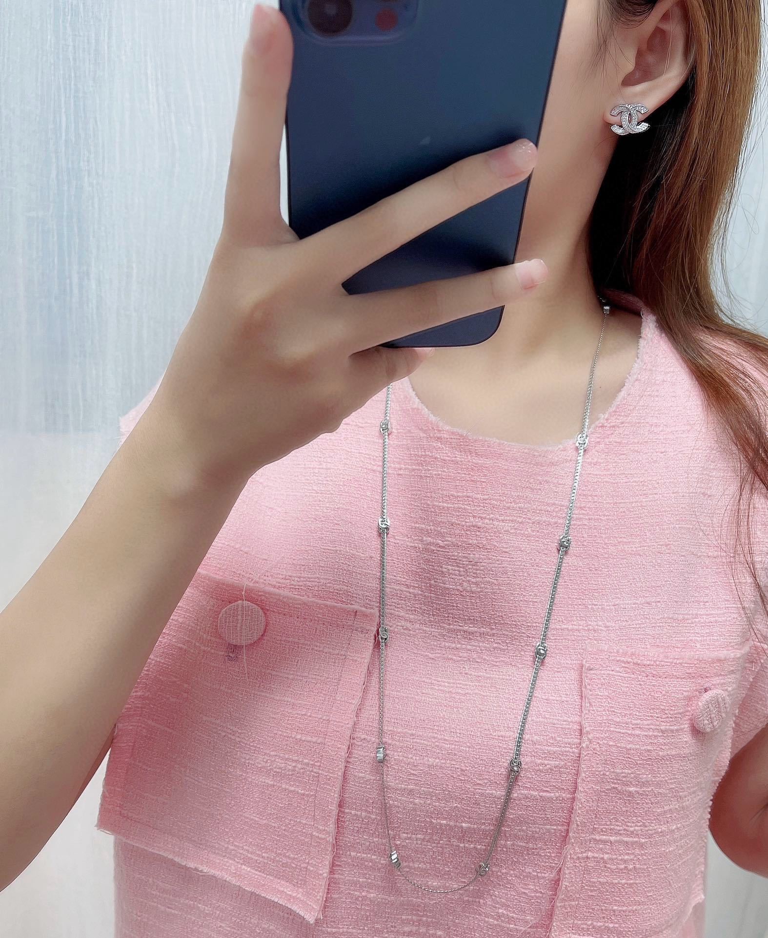 Chanel CC Logo Long Sautoir Necklace - Elegant Gold Tone Jewelry