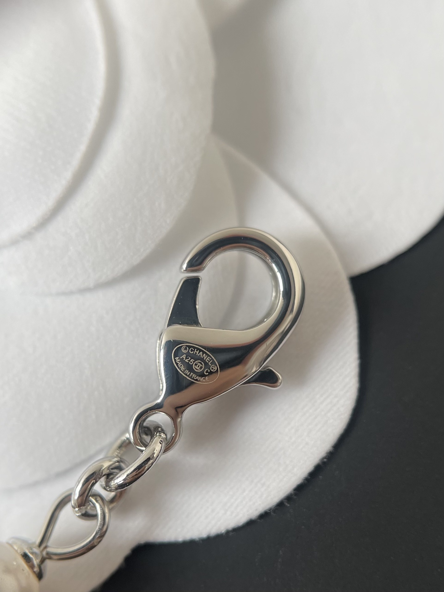 Chanel 2024/25 Cruise Long Necklace - Pearl & Crystal CC Logo