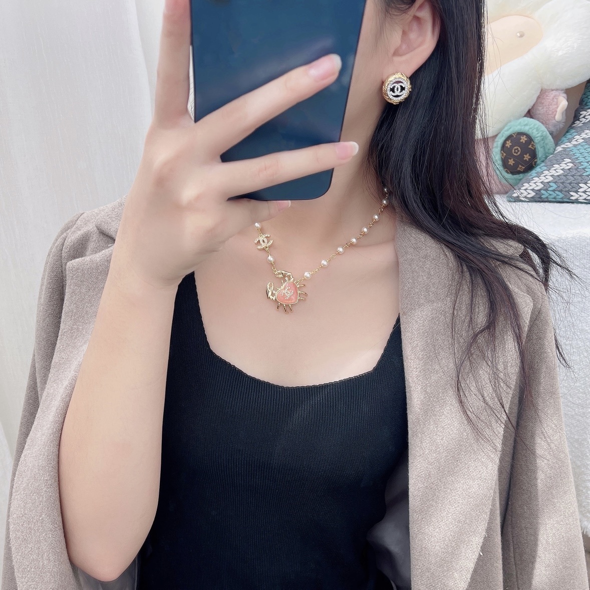 Luxury Pearl Heart Crab Necklace with Crystal CC Logo Charm