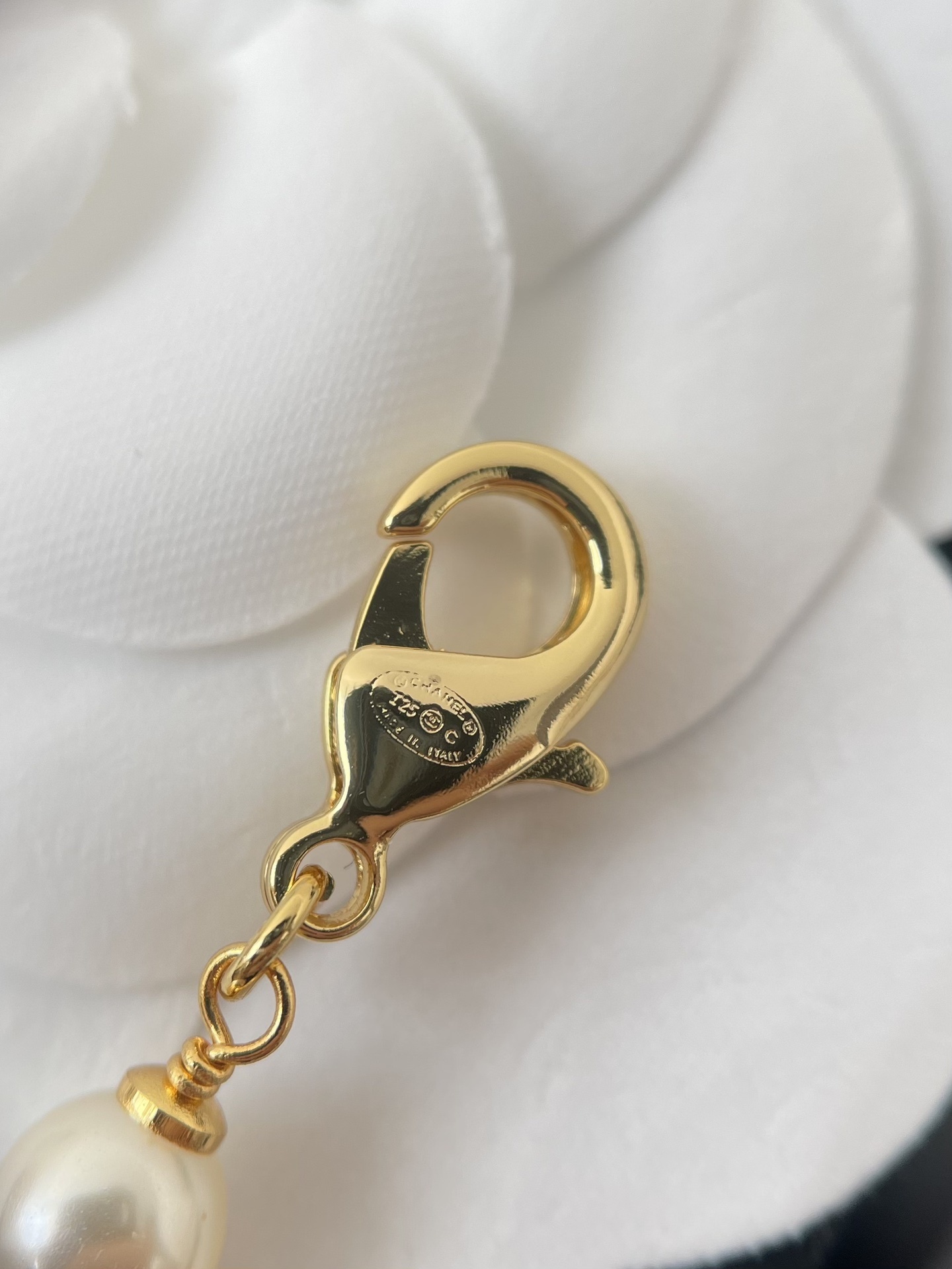 Luxury Pearl Heart Crab Necklace with Crystal CC Logo Charm