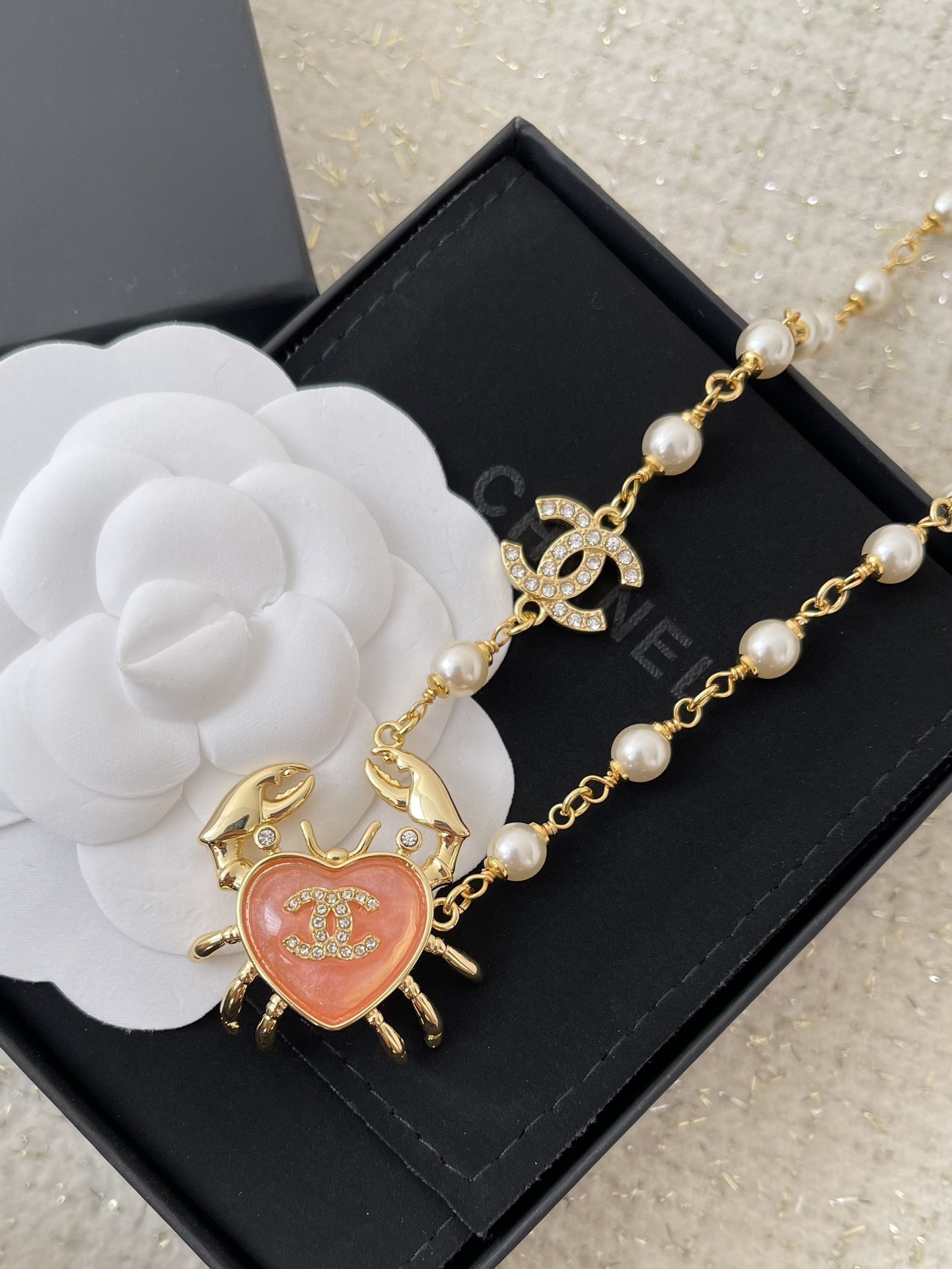 Luxury Pearl Heart Crab Necklace with Crystal CC Logo Charm