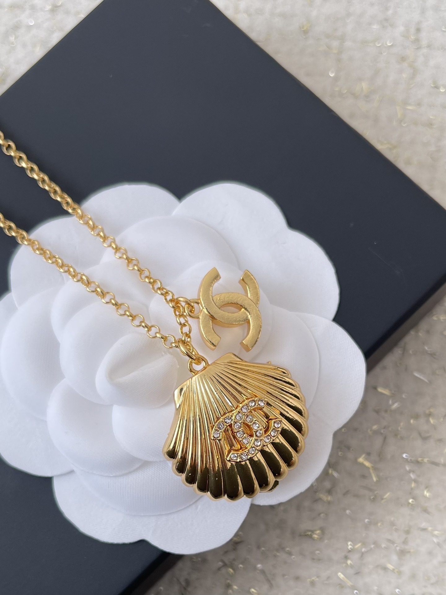 Elegant Gold Pearl Medallion Necklace and Stud Earrings Set