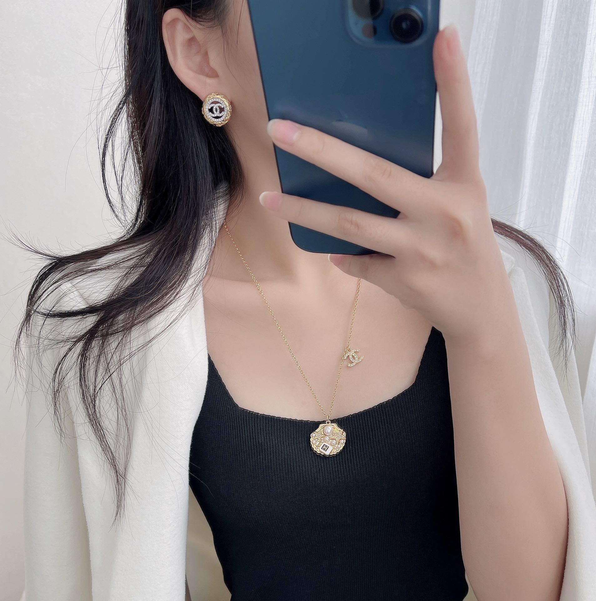 Elegant Gold Pearl Medallion Necklace and Stud Earrings Set