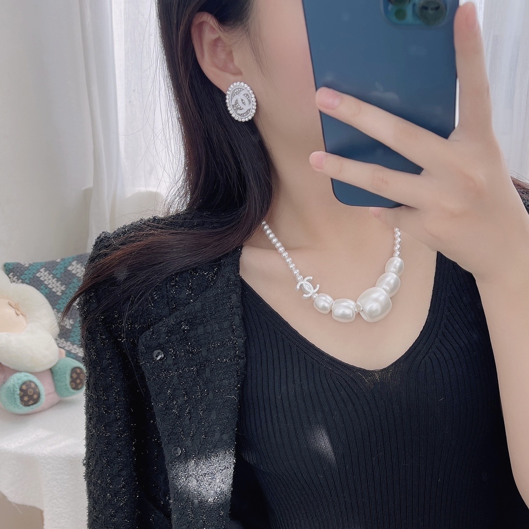 Elegant White Pearl CC Logo Necklace – Designer Inspired Jewelry