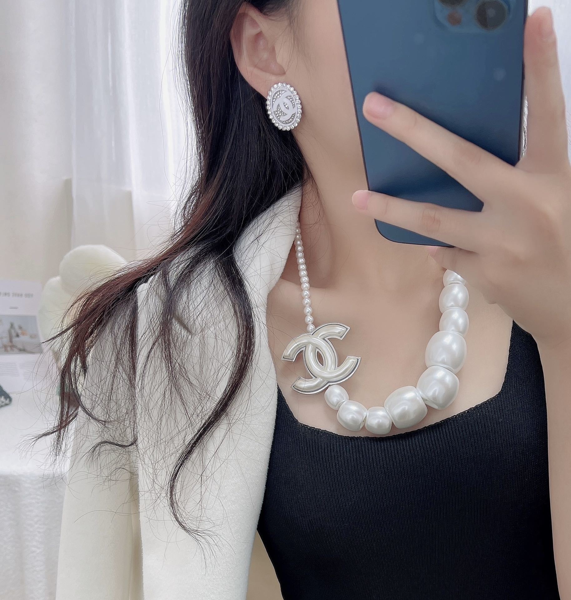 Chanel 2024/25 Cruise Pearl Necklace with Oversized CC Logo