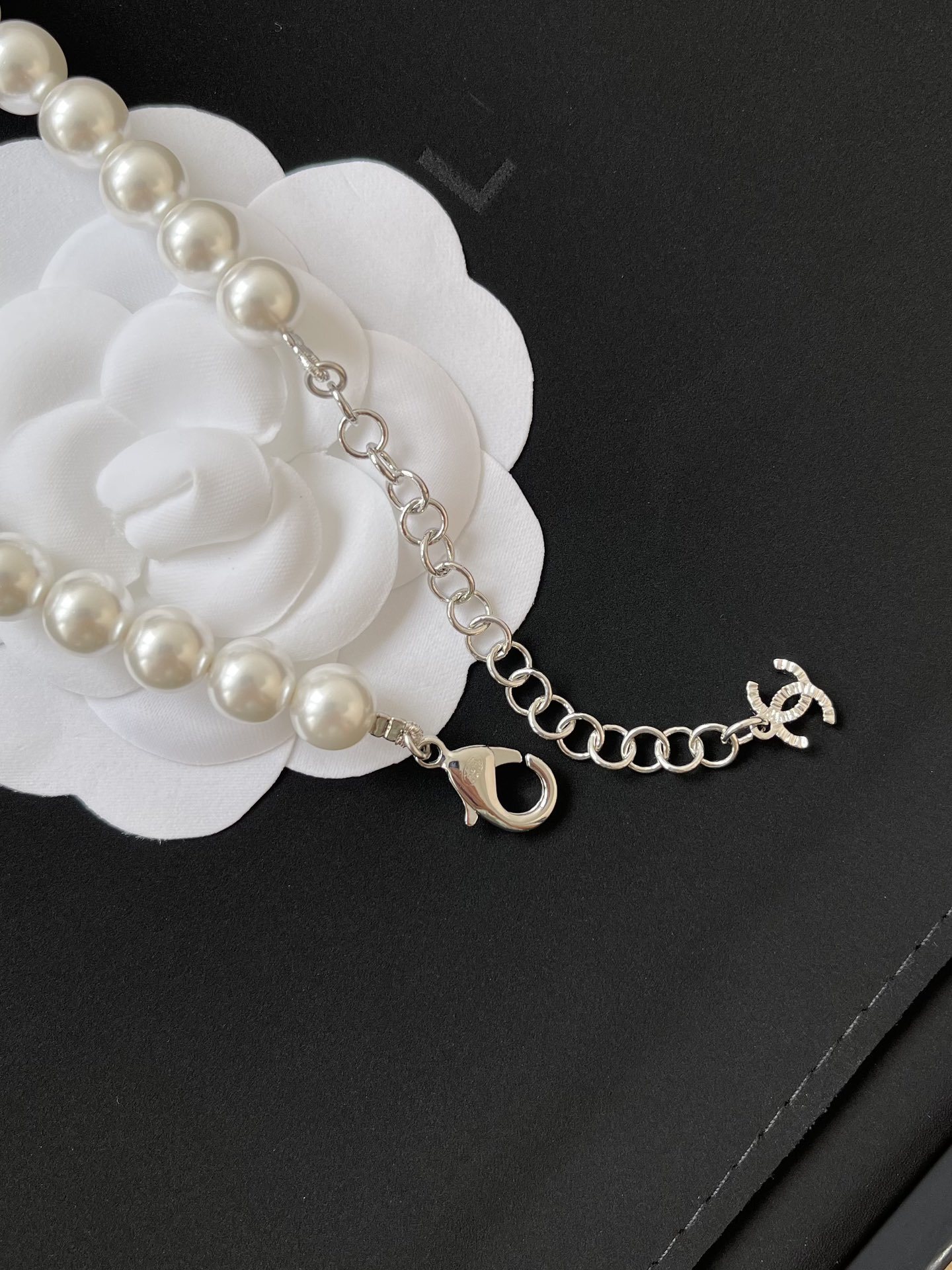 Elegant Pearl Necklace with Iconic CC Logo Charm