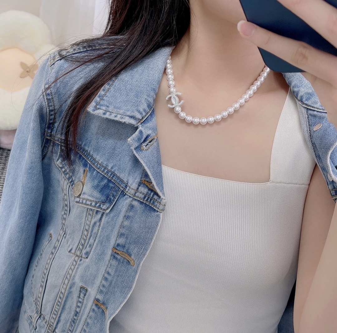 Elegant Pearl Necklace with Iconic CC Logo Charm