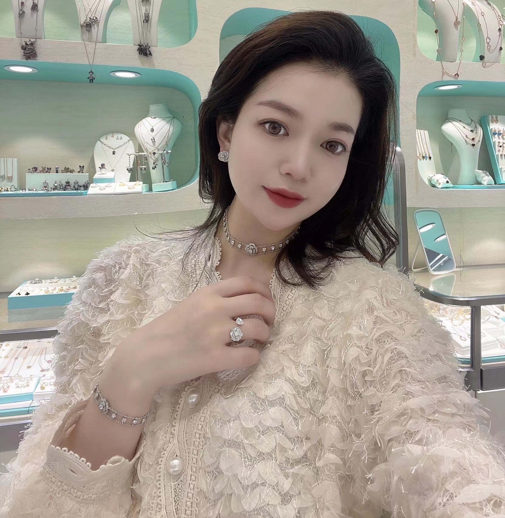 Bouton de Camélia Diamond Bracelet in 18K White Gold