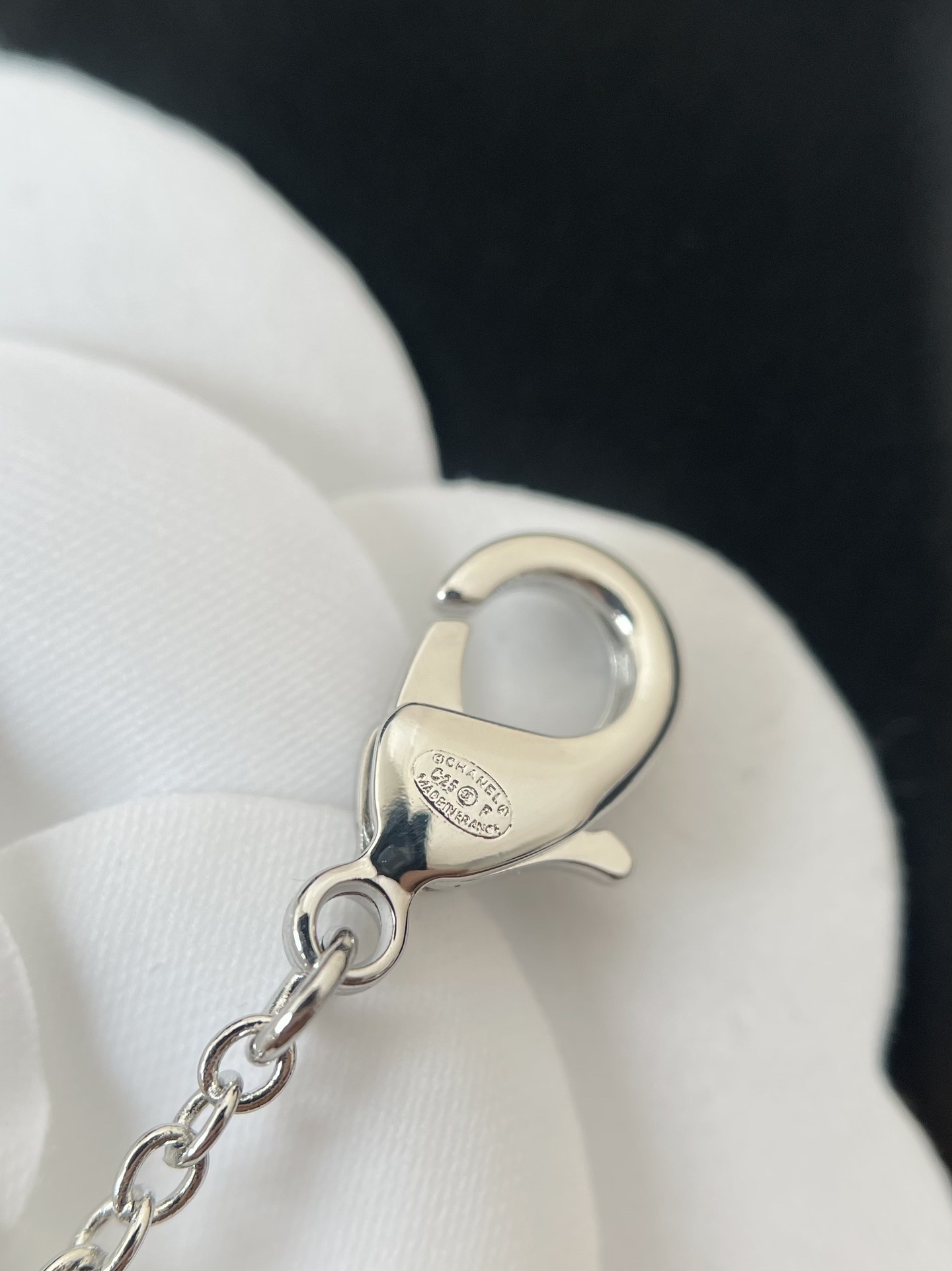 Luxury Blue Heart Crystal CC Pendant Necklace - Elegant Silver Tone