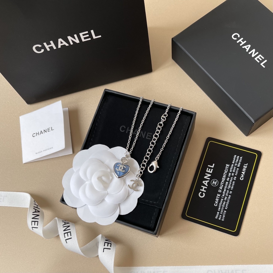 Luxury Blue Heart Crystal CC Pendant Necklace - Elegant Silver Tone