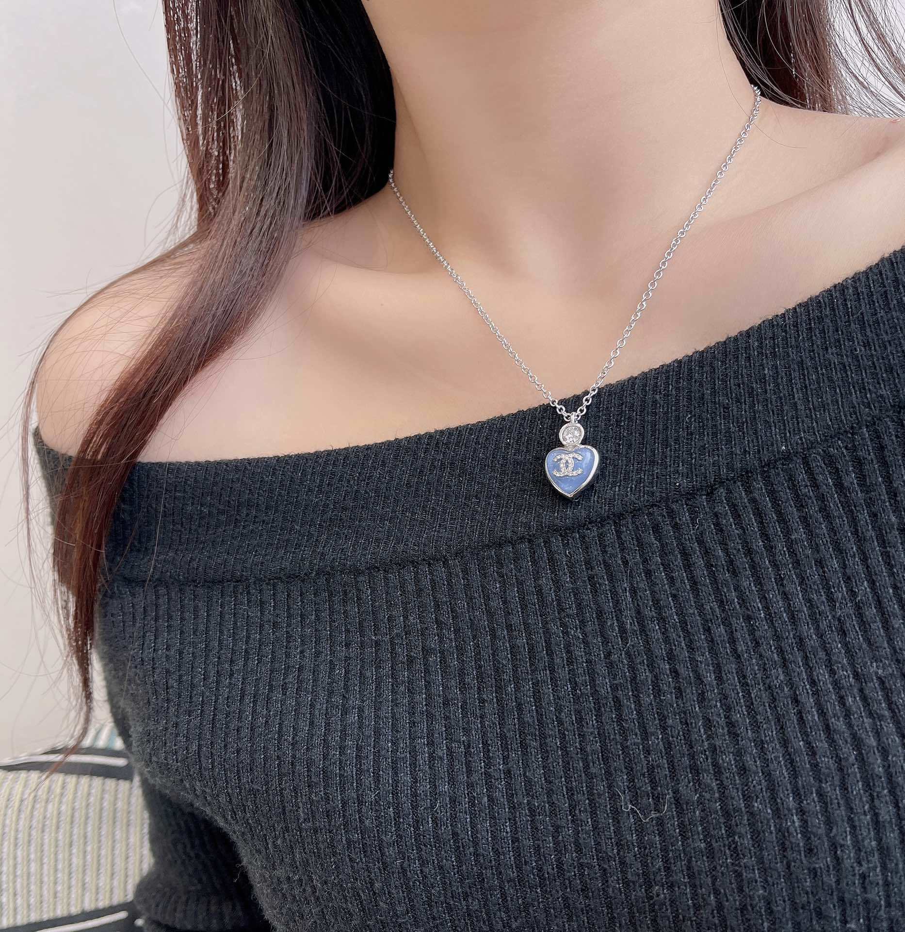 Luxury Blue Heart Crystal CC Pendant Necklace - Elegant Silver Tone