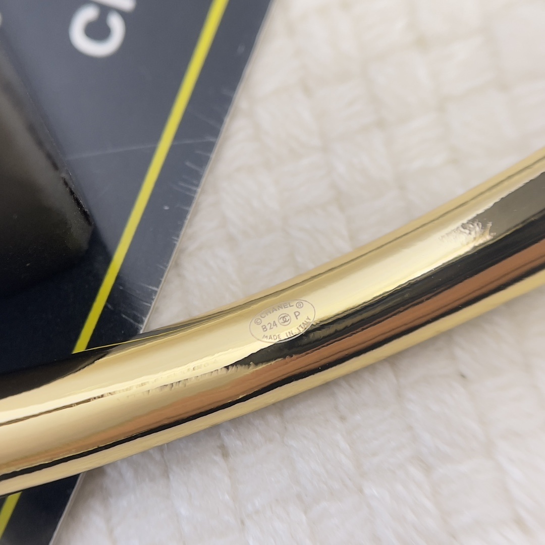 Luxury Enamel CC Logo Bangle - Elegant Gold Designer Cuff Bracelet