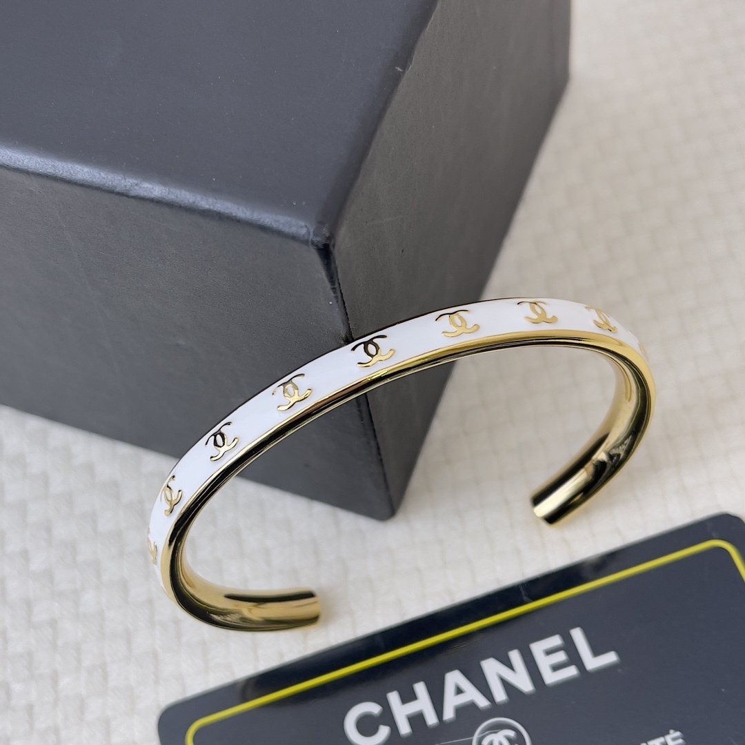 Luxury Enamel CC Logo Bangle - Elegant Gold Designer Cuff Bracelet