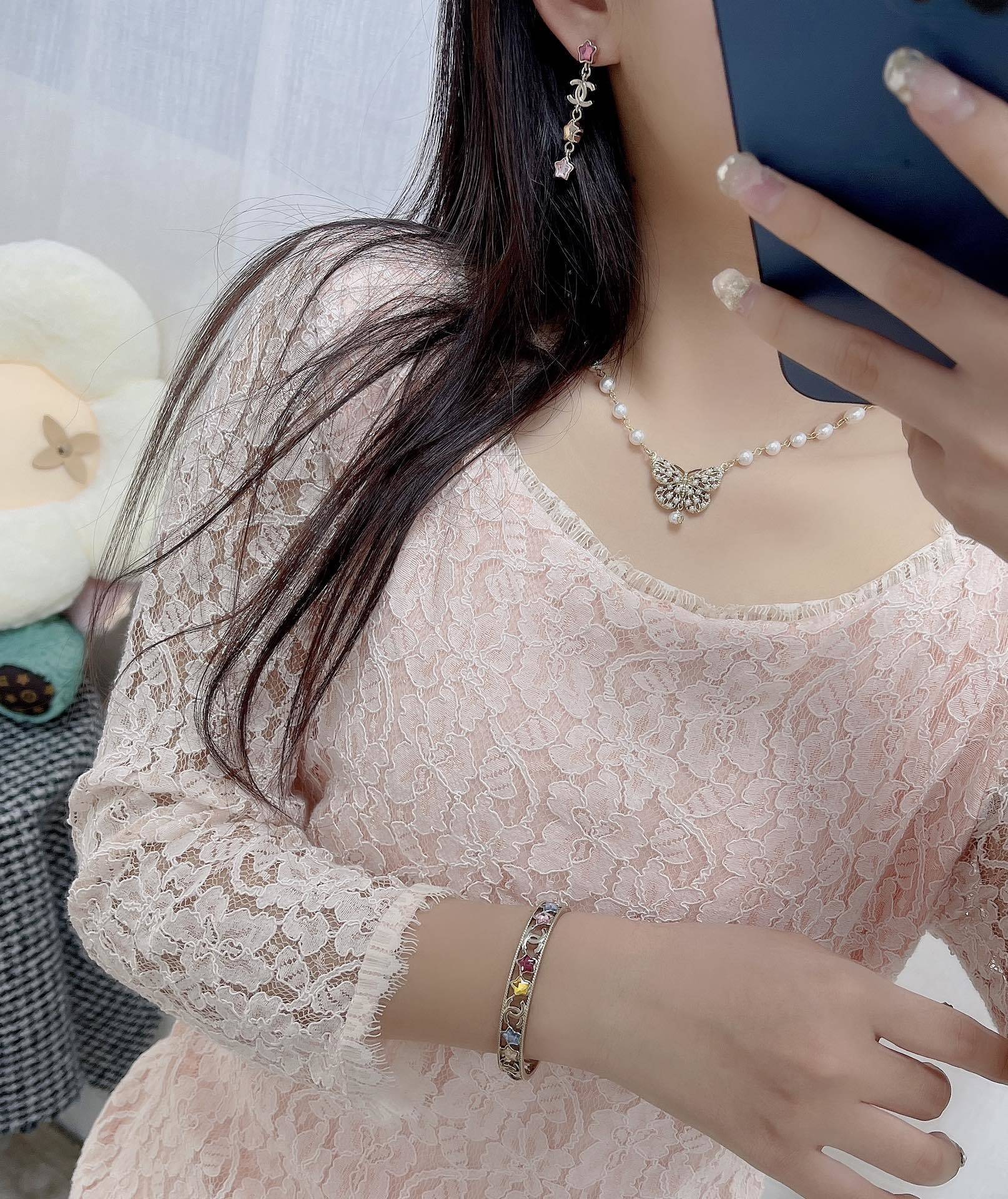 Elegant CC Logo Gold Cuff Bracelet with Colorful Star Crystals